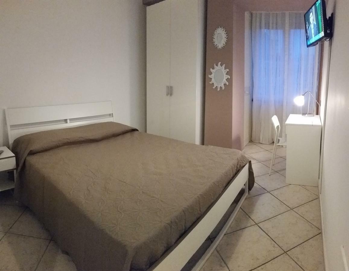 Deluxe Double Room Bath,850680284:JPEG