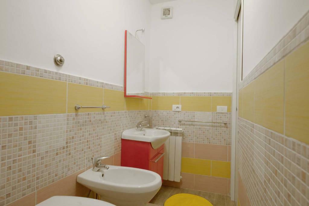 Comfort Triple Room Shower