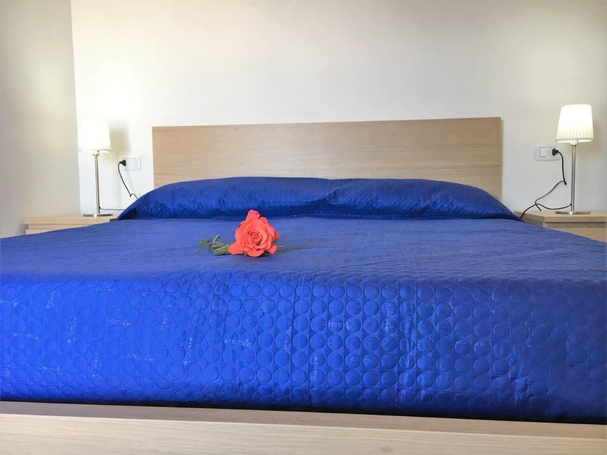 One-Bedroom Apartment,851197232:JPEG
