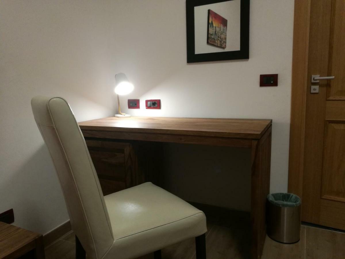 Camera Matrimoniale/Doppia con Letti Singoli con Bagno Privato