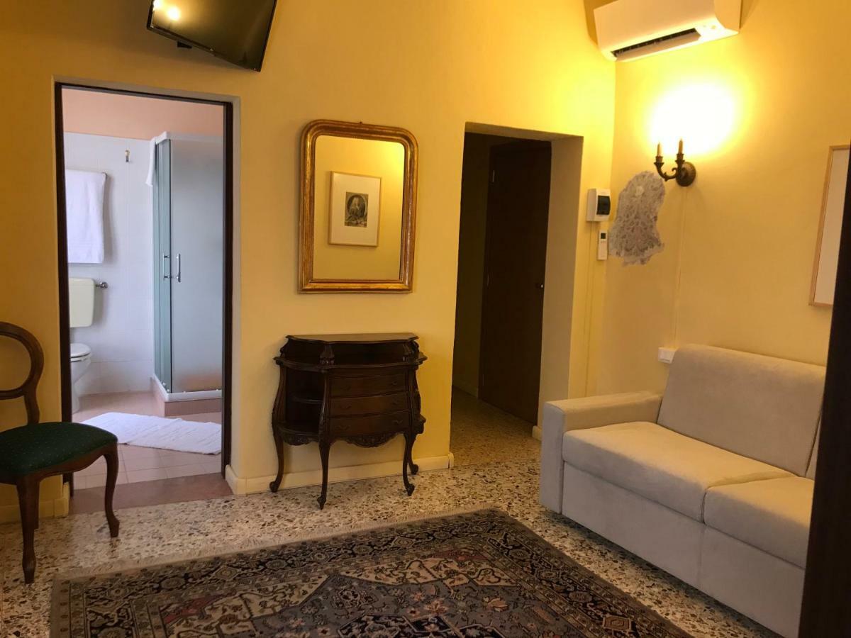 Superior Suite,1045082080:JPEG