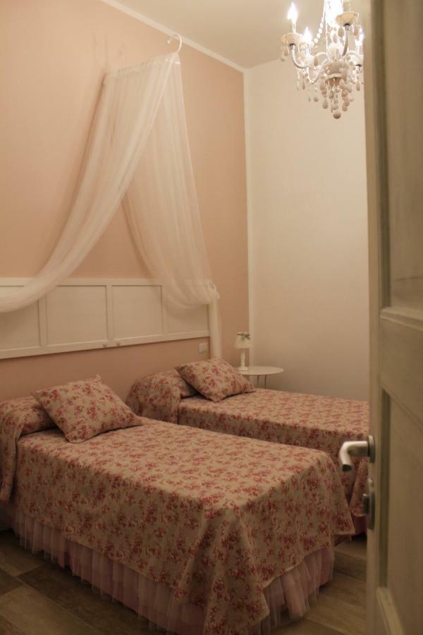 Double or Twin Room Private Bathroom,854968322:JPEG