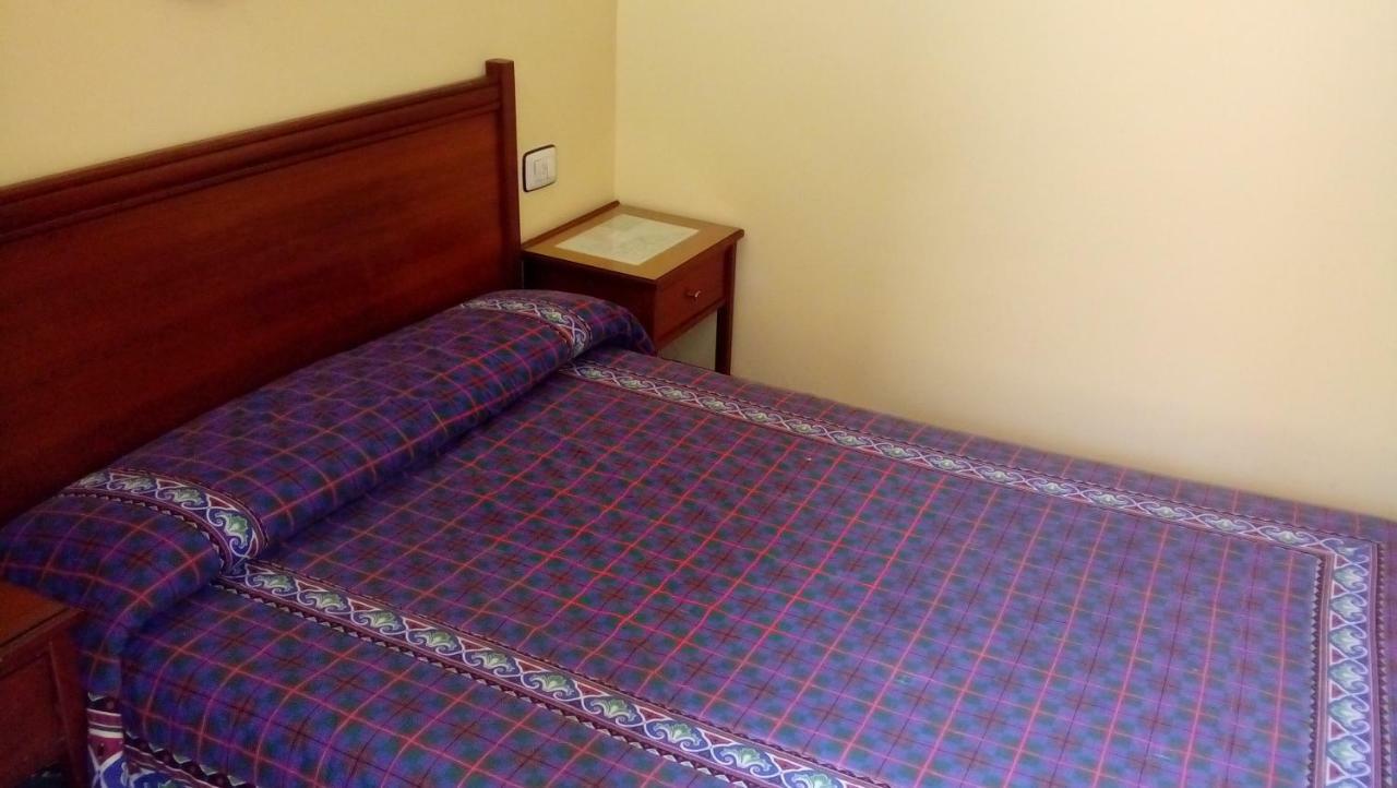 Single Room,857262806:JPEG