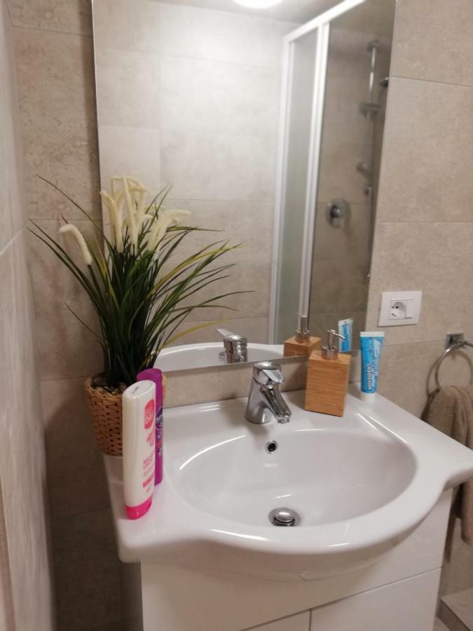 Triple Room External Private Bathroom