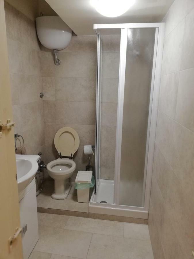 Triple Room External Private Bathroom