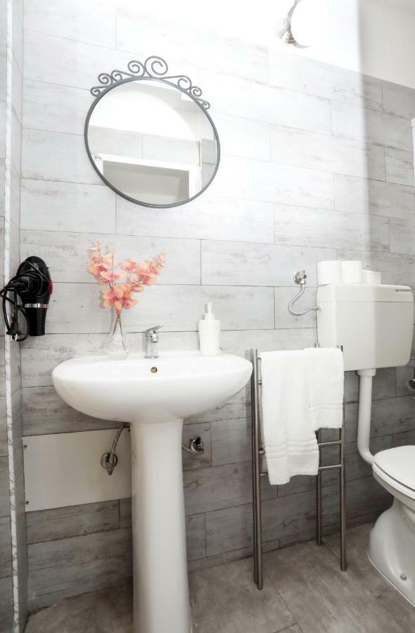 Single Room with Private Bathroom,1362612419:JPEG