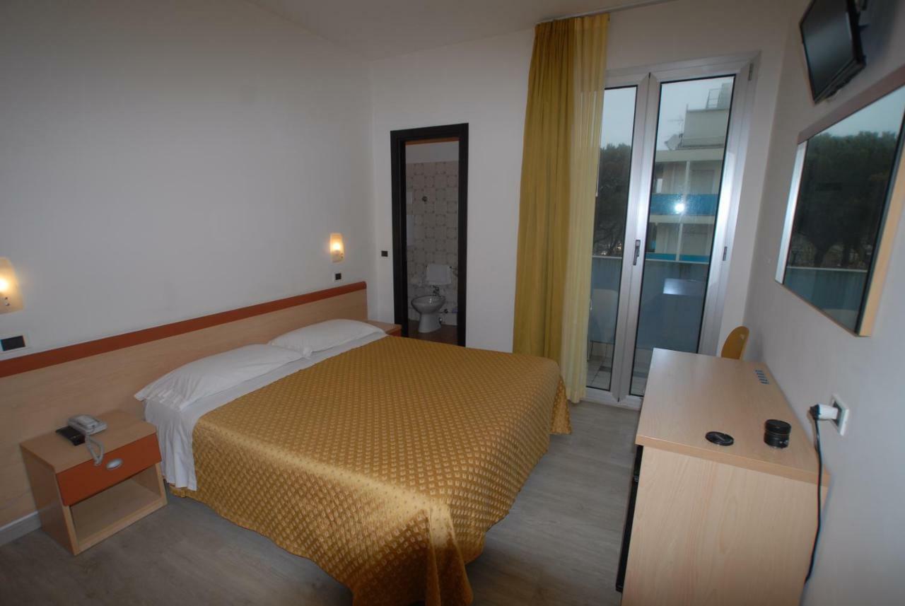 Double or Twin Room Side Sea View,1168723429:JPEG