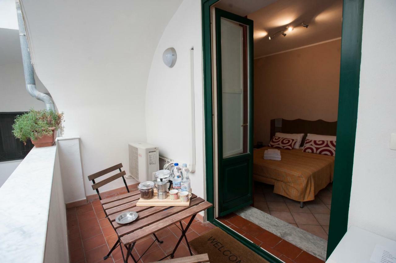 Deluxe Double Room with Balcony,867051479:JPEG