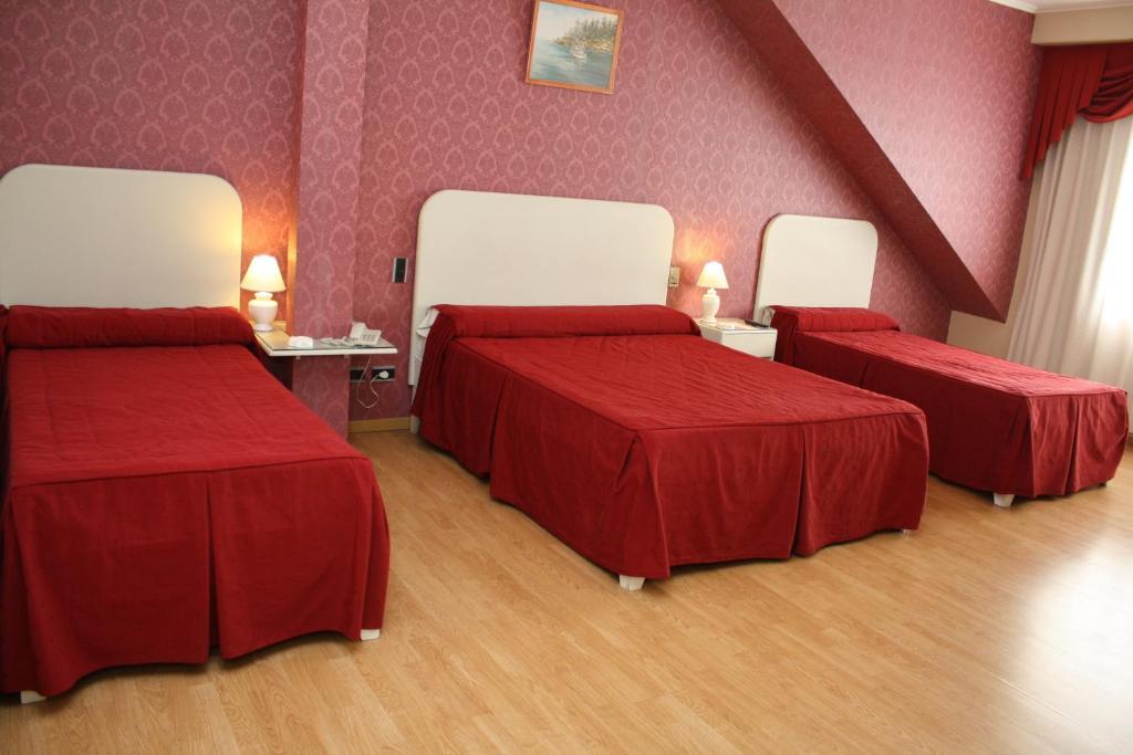 Standard Quadruple Room,413532996:JPEG