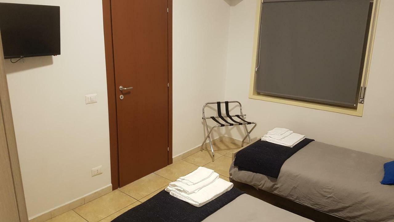 Twin Room Private Bathroom