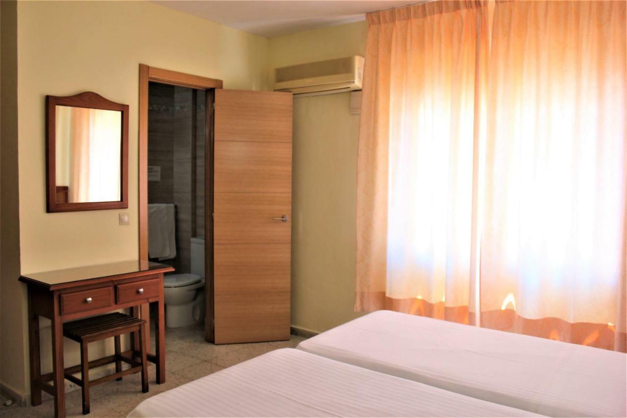 Standard Twin Room,1364283689:JPEG