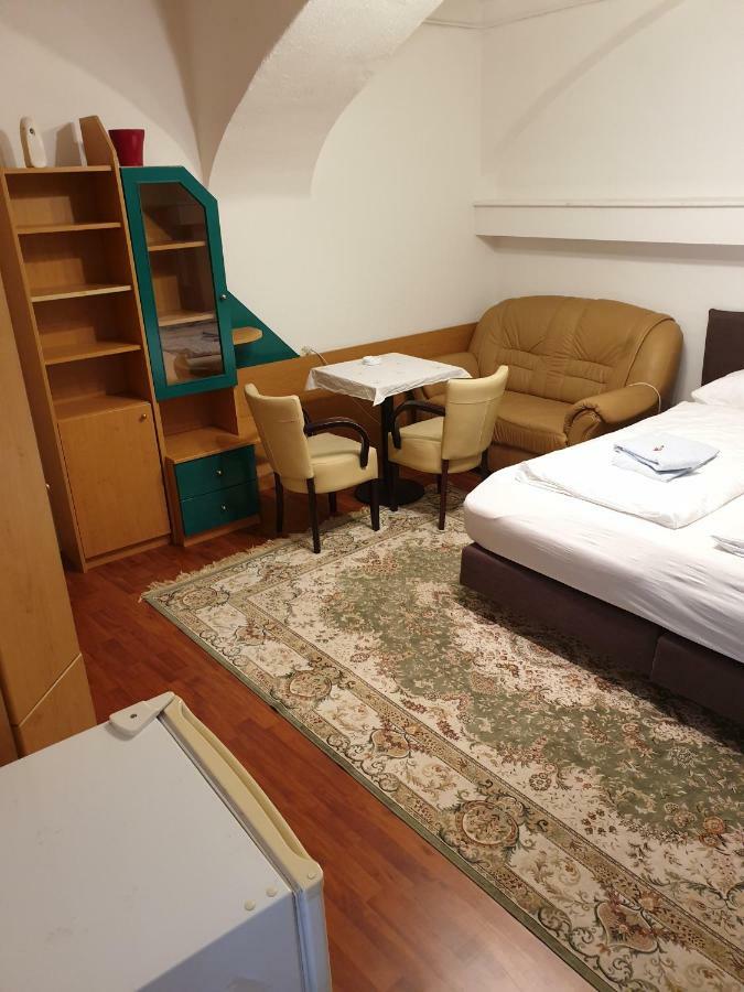 Double Room Smoking