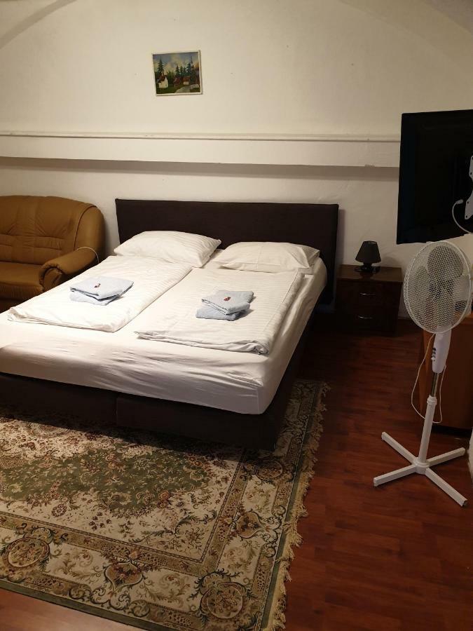 Double Room Smoking,885903136:JPEG