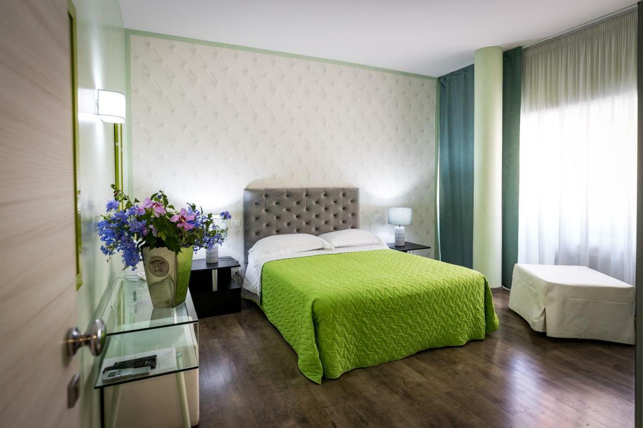 Triple Room,906795709:JPEG