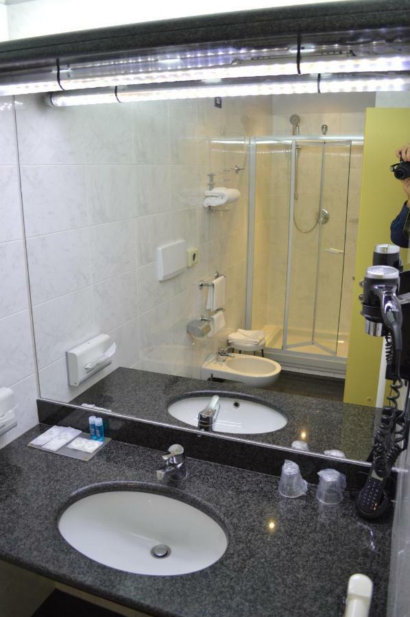 Single Room,145963763:JPEG