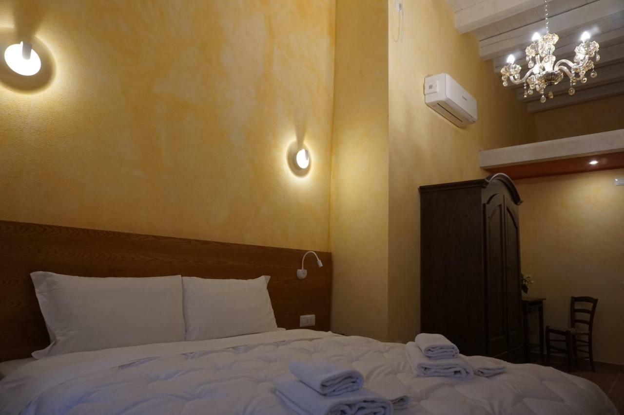 Double Room,887927554:JPEG
