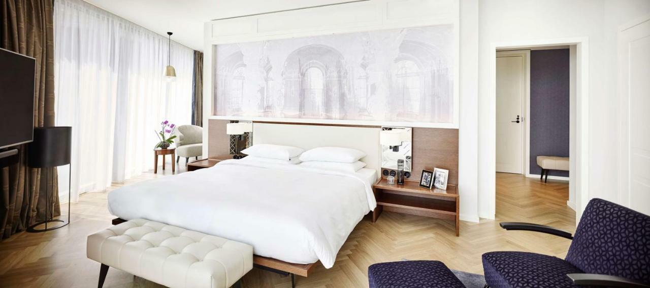 Premium King Suite Skyline View,1773408983:JPEG