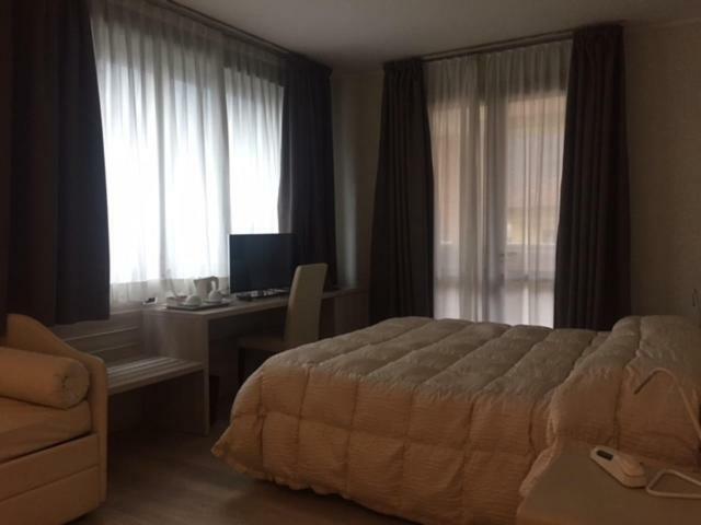 Triple Room,891290422:JPEG