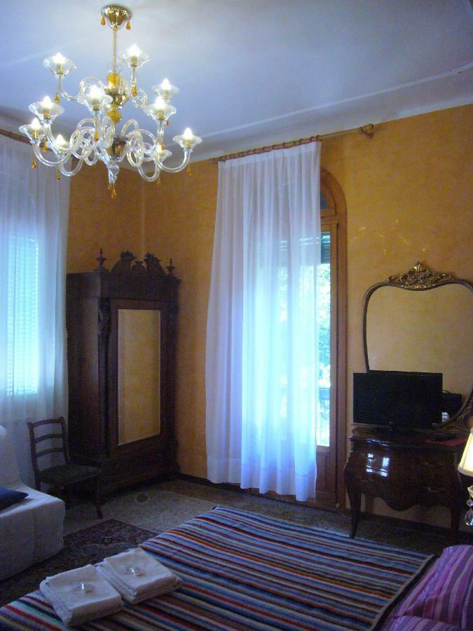 Habitación Triple con vistas al jardín