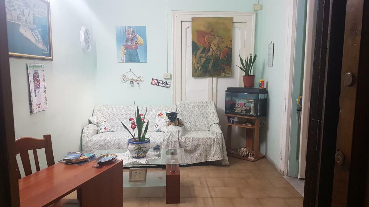 Single Room,891719683:JPEG
