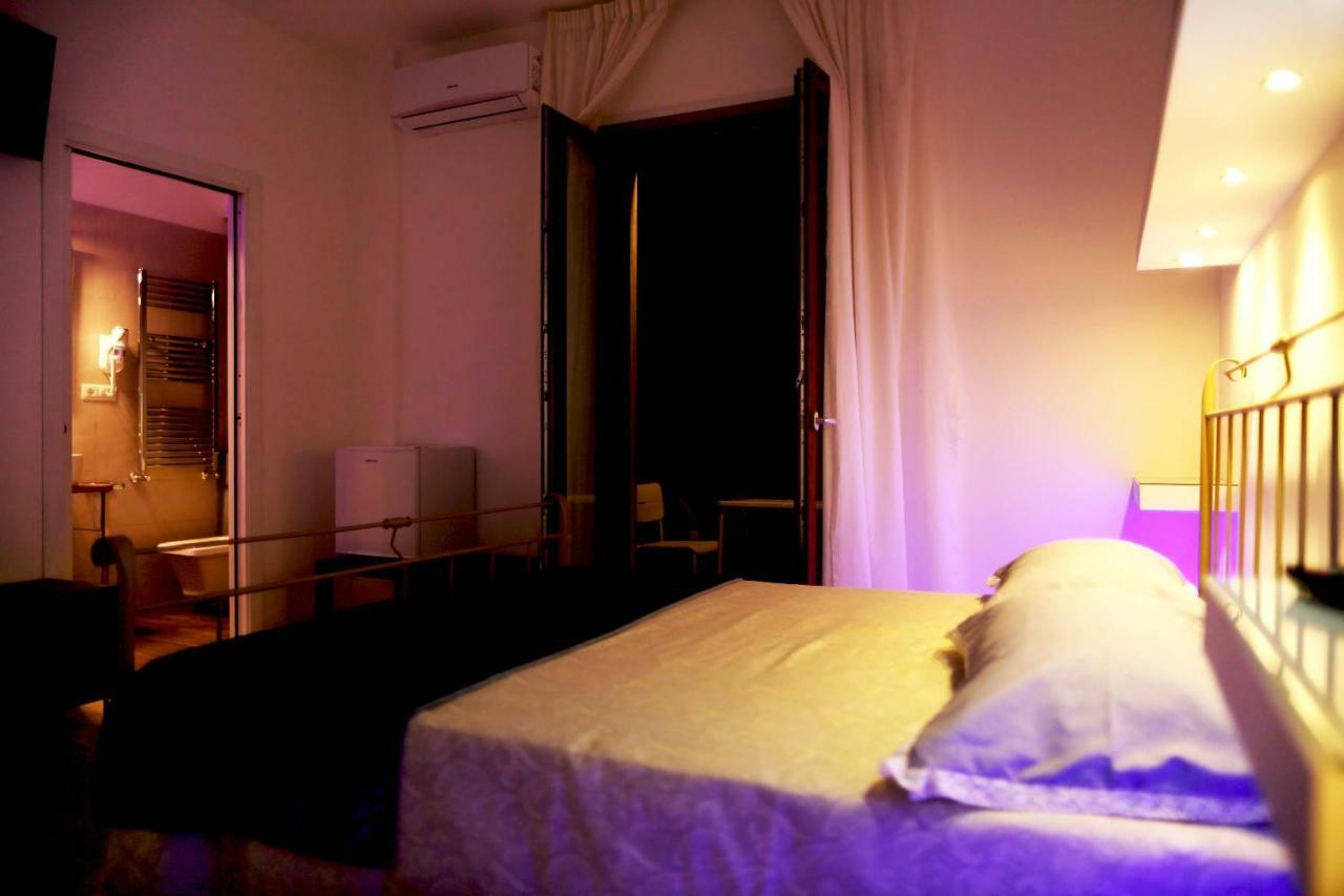 Camera Matrimoniale con Balcone (3 Adulti)