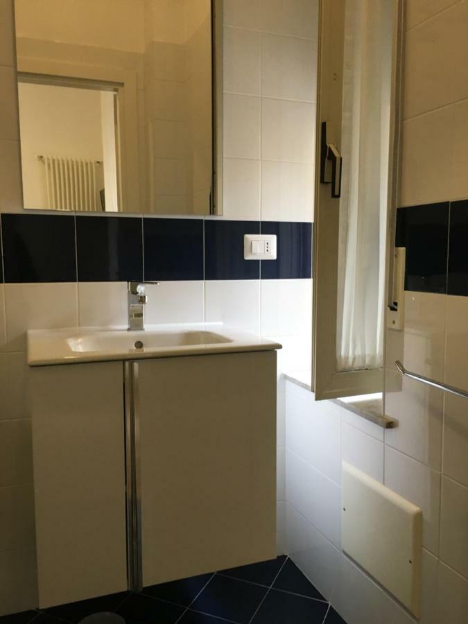 Small Double Room,892680454:JPEG