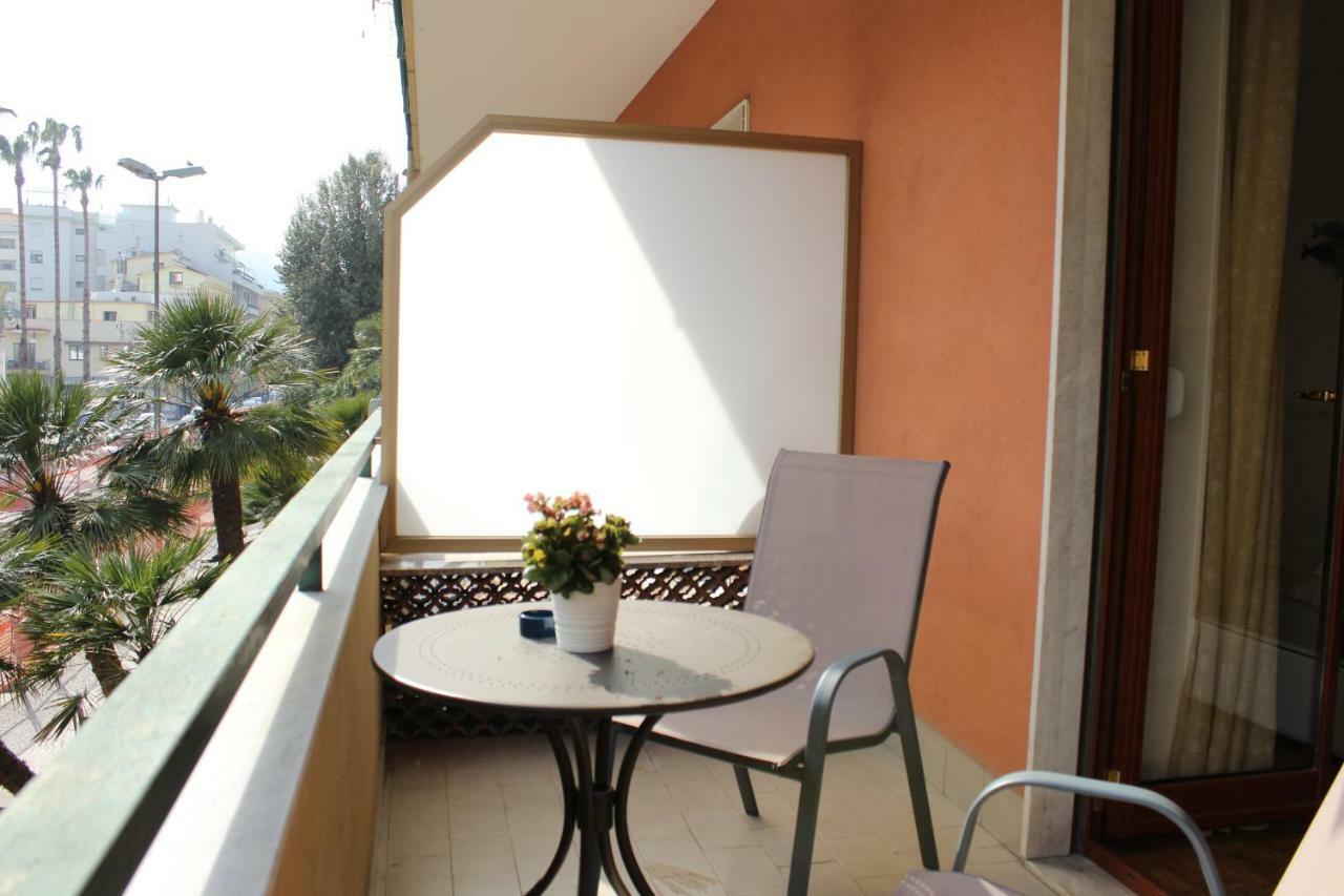 Double Room Private External Bathroom