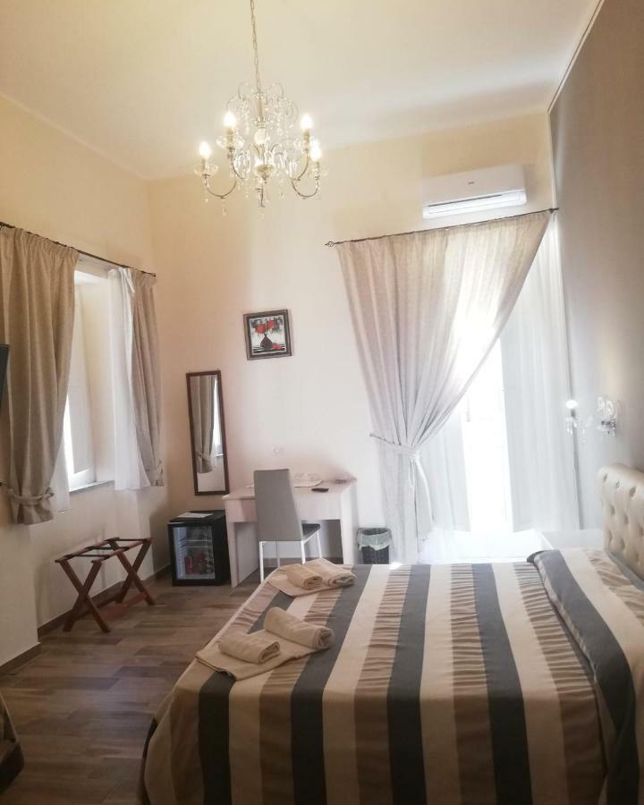 Deluxe Triple Room,891917776:JPEG