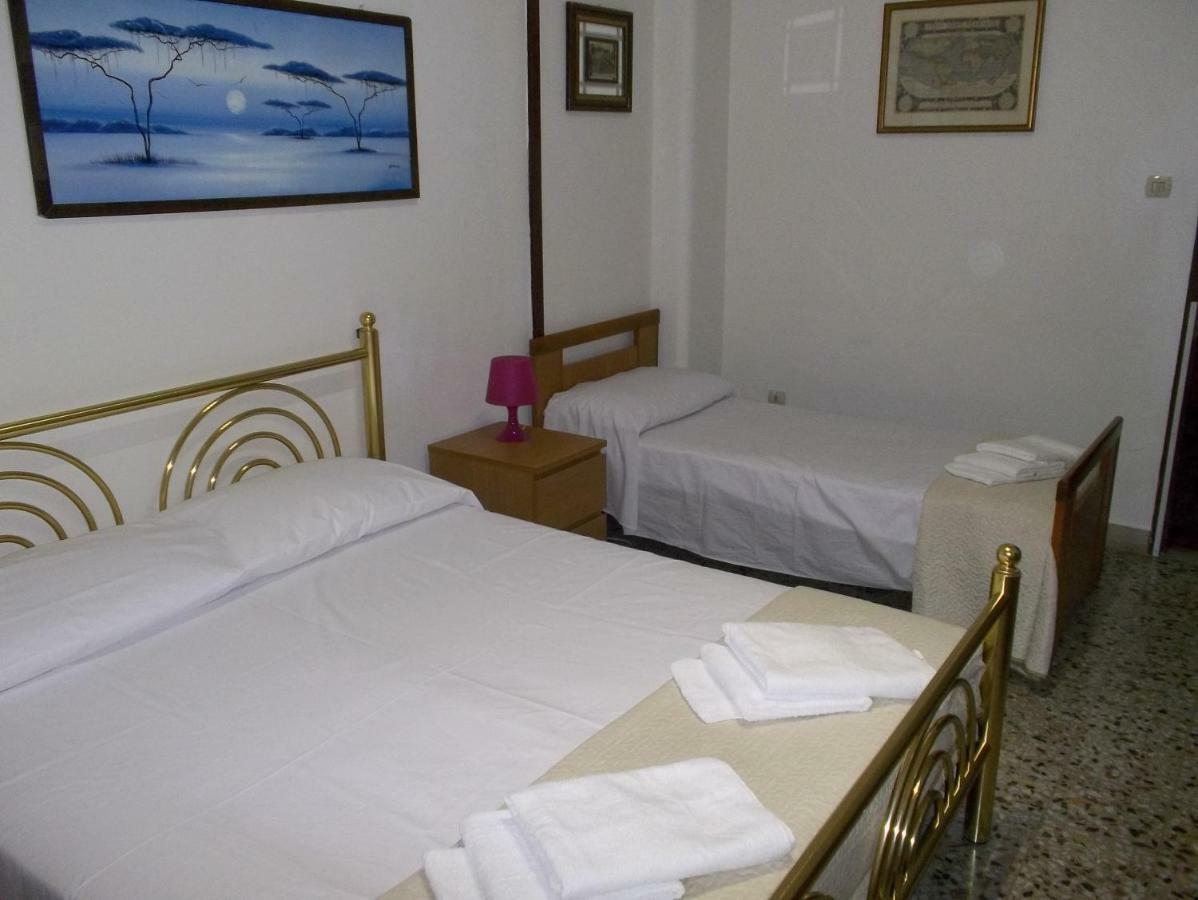 Double or Twin Room Private Bathroom