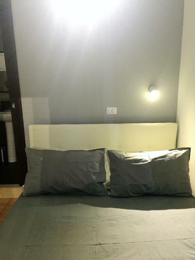 Small Double Room,896966767:JPEG