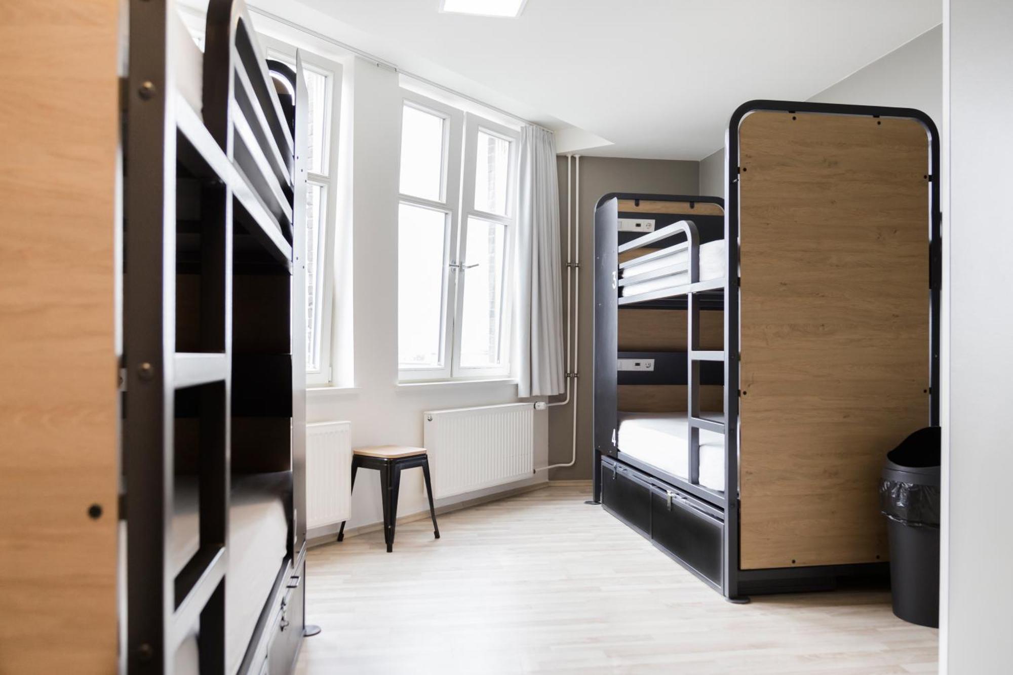 Private 4-Bed Room