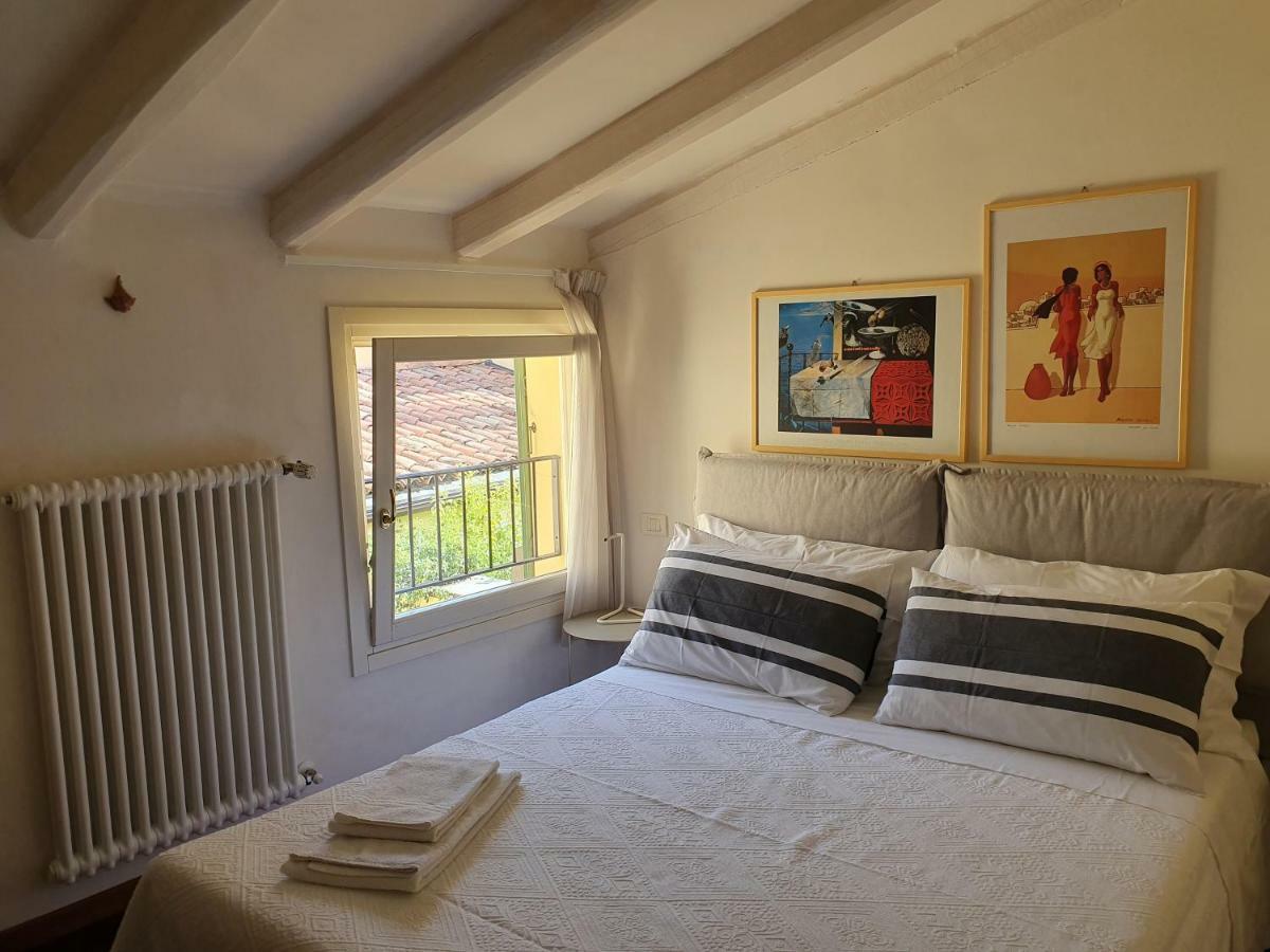 Large Double Room,890679469:JPEG