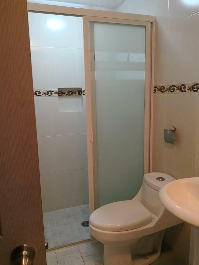 Family Room,910629529:JPEG