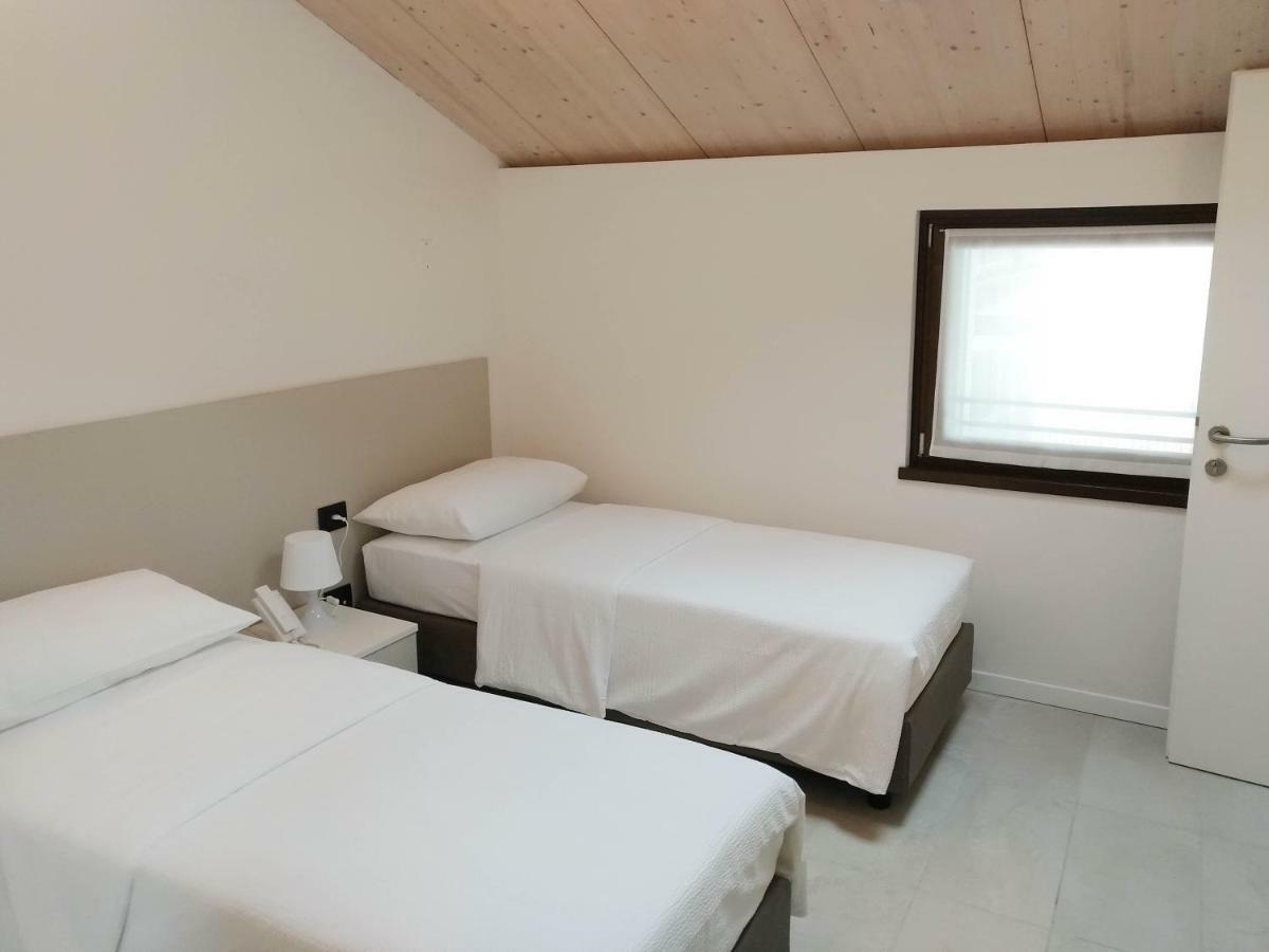 Double or Twin Room Private Bathroom