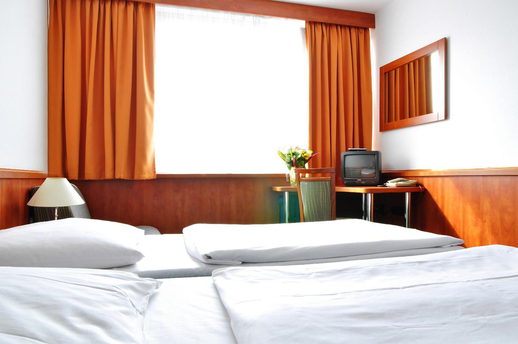 Single Room,913791697:JPEG