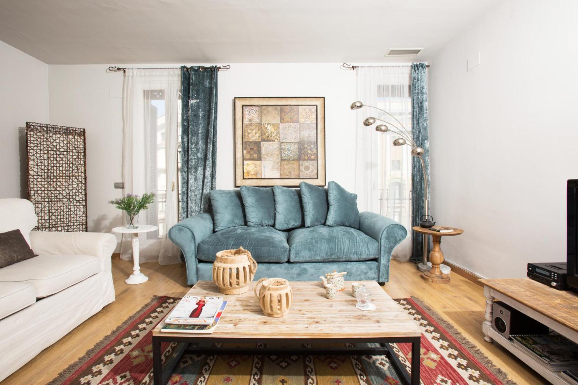 Three-Bedroom Apartment,264072901:JPEG