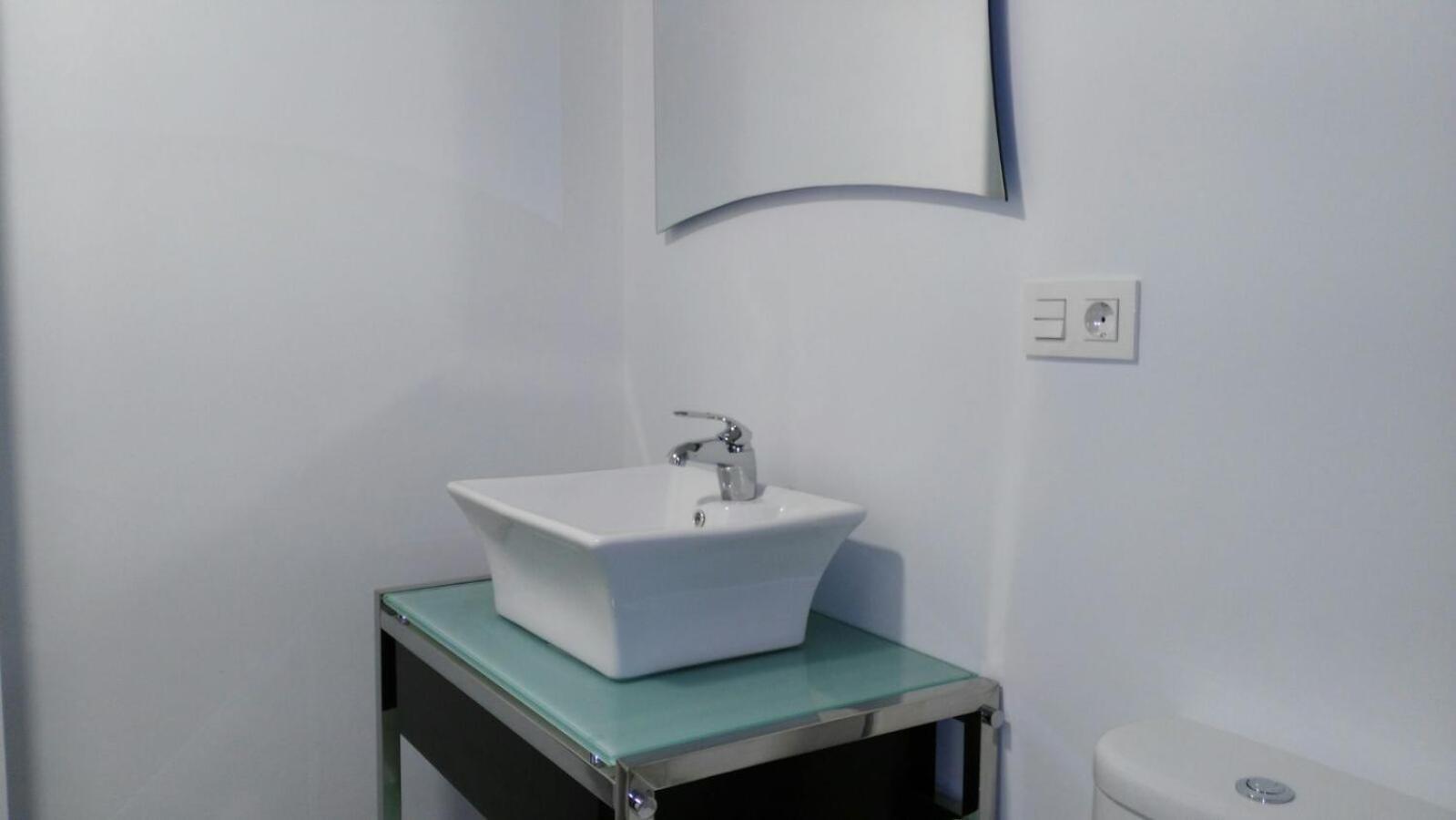 Deluxe Single Room,968799127:JPEG