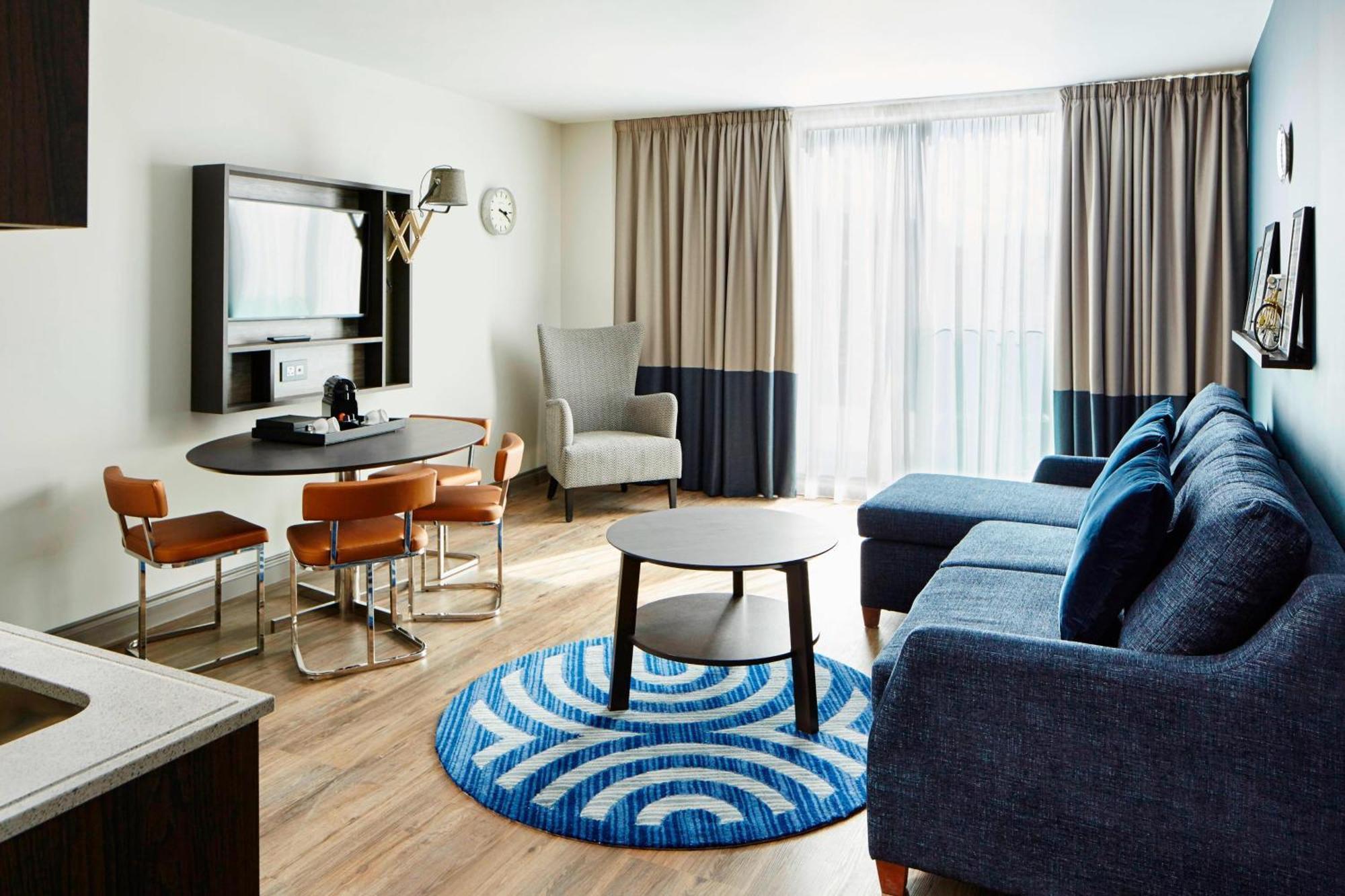 Two-Bedroom Suite,1556164816:JPEG