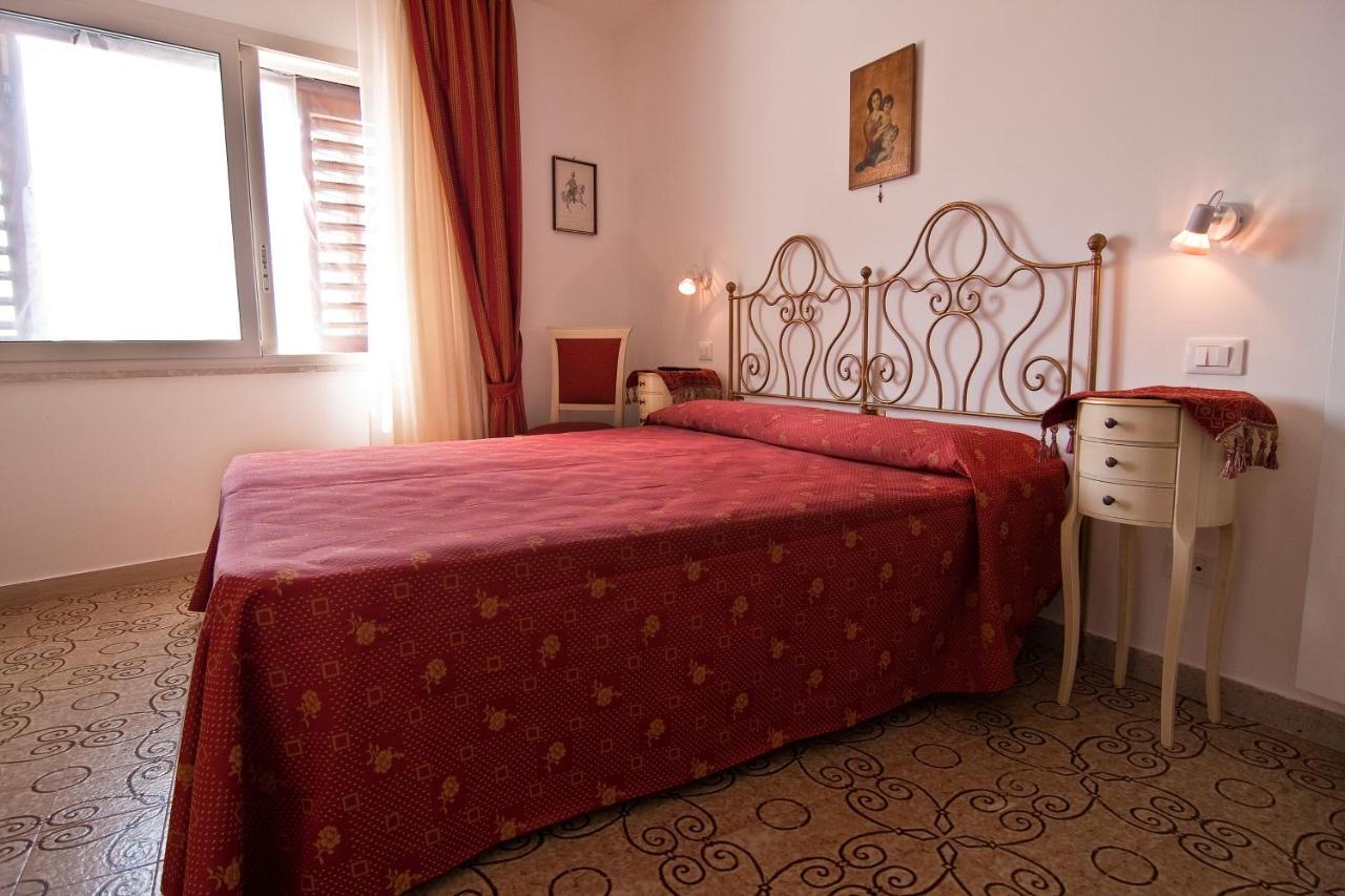 Double or Twin Room Sea View