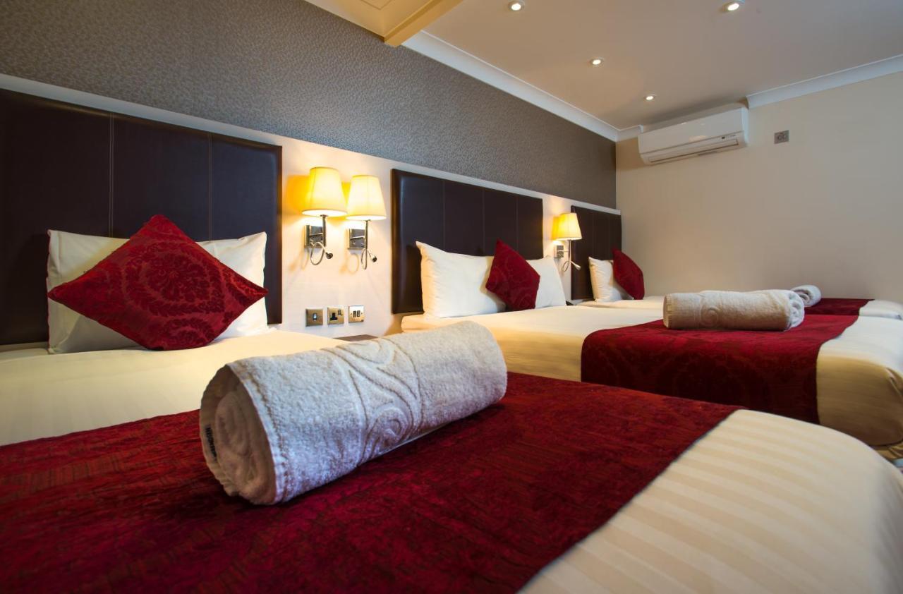 Standard Double Room with Two Double Beds,917913766:JPEG