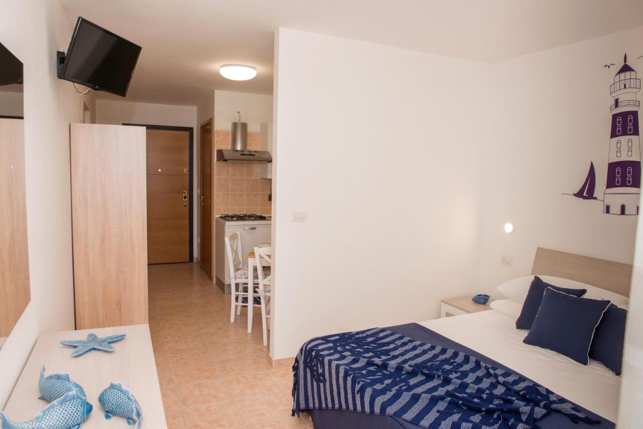 One-Bedroom House,922277395:JPEG