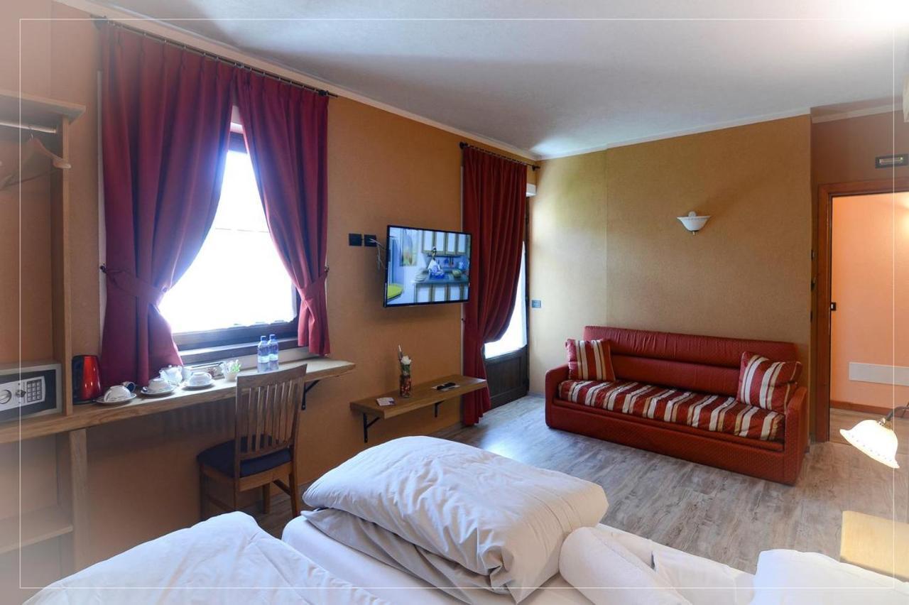 Double or Twin Room,1153578009:JPEG