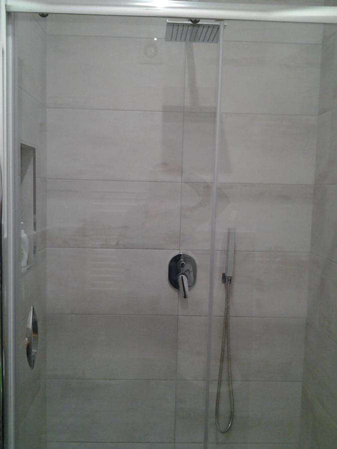 Single Room Private Bathroom,941186947:JPEG