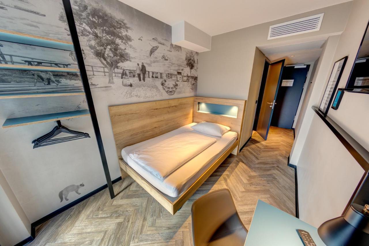 Standard Single Room,721046803:JPEG