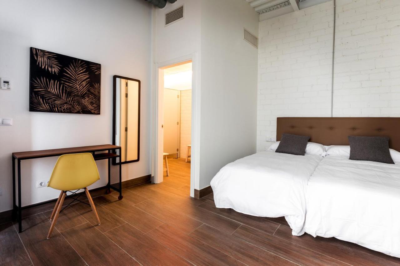 Twin Room,1743235578:JPEG