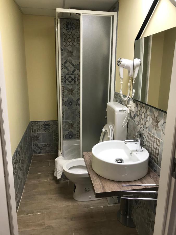 Double or Twin Room with Private Bathroom,1200030478:JPEG