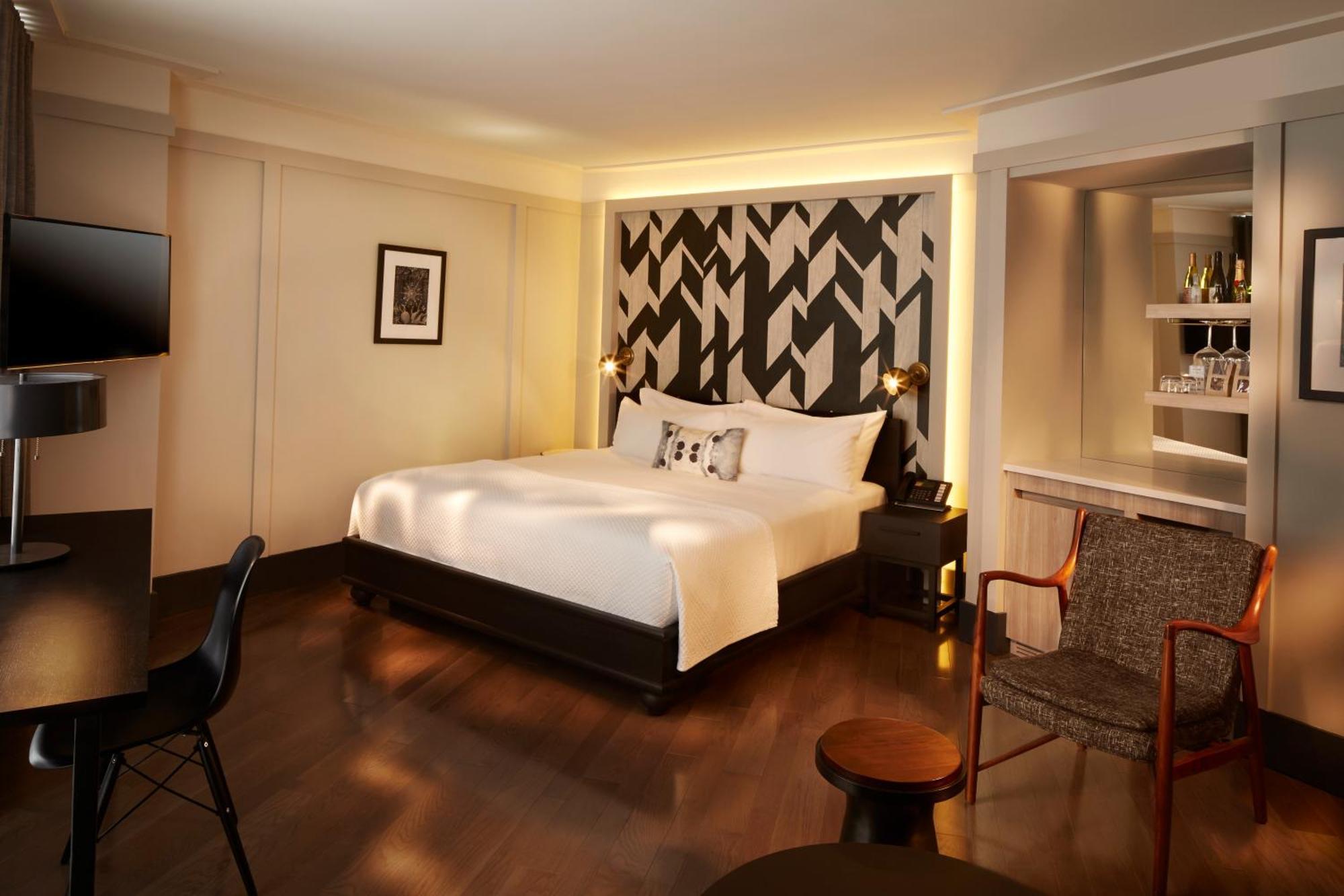 Junior Suite,132176685:JPEG