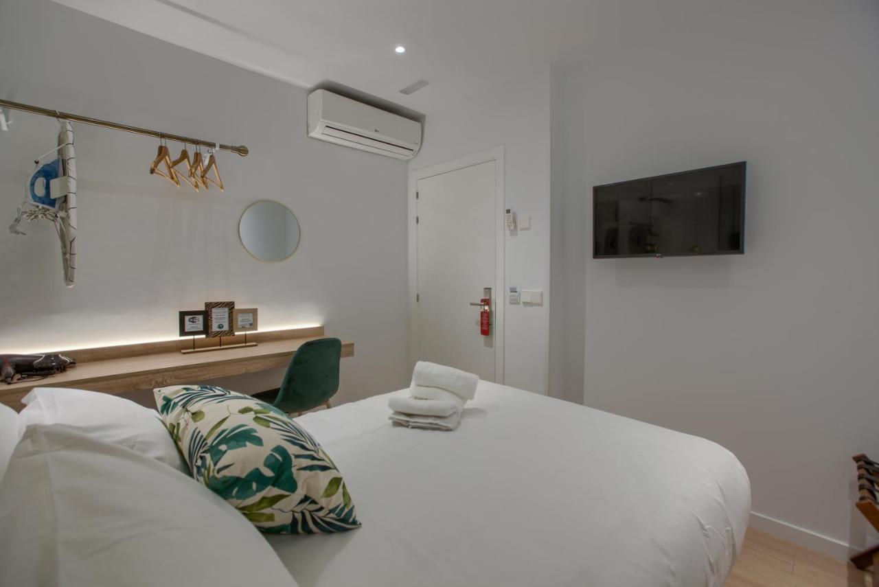 Single Room,940178485:JPEG