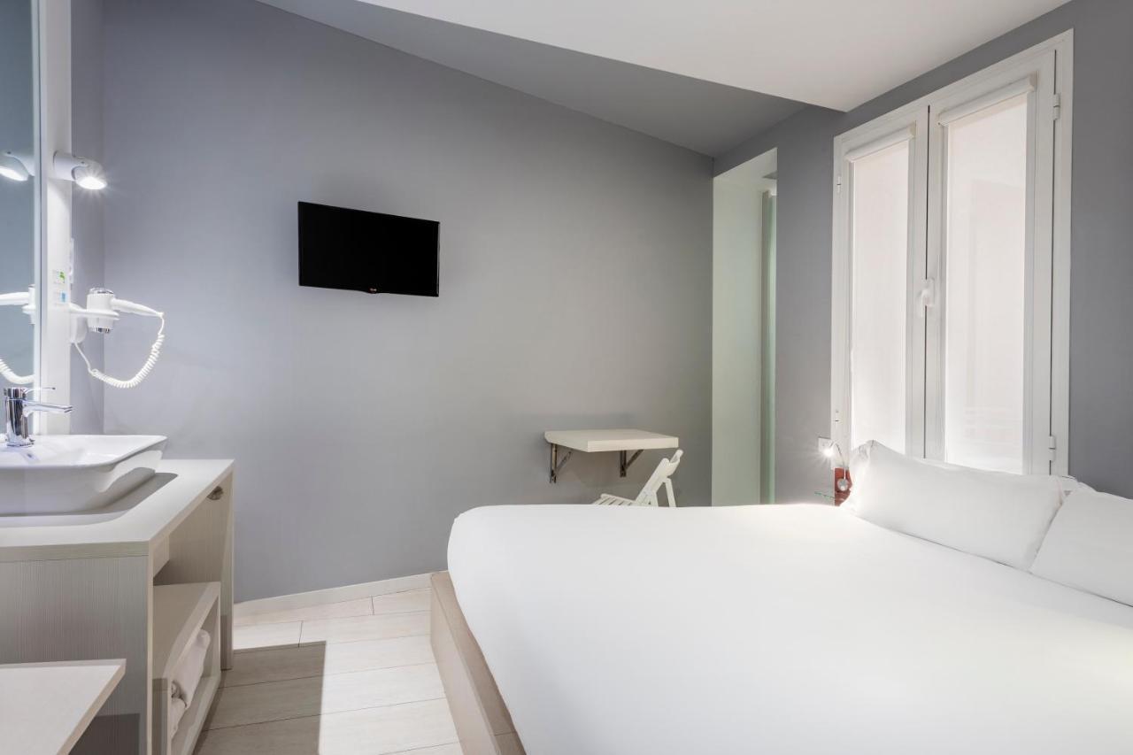 Double Room,1039735411:JPEG