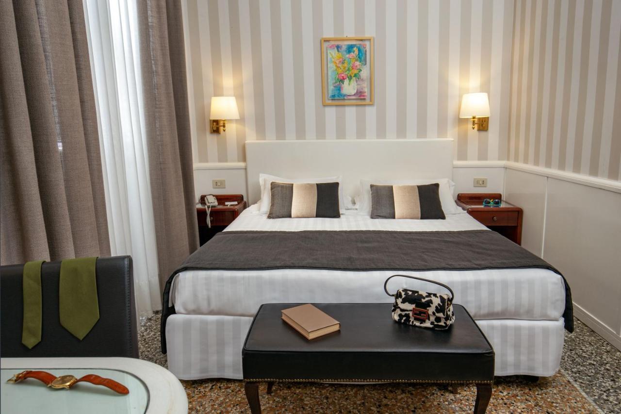 Double or Twin Room,944711452:JPEG